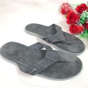 UGG Isaiah Thong Sandal in Gray / Charcoal Size 5